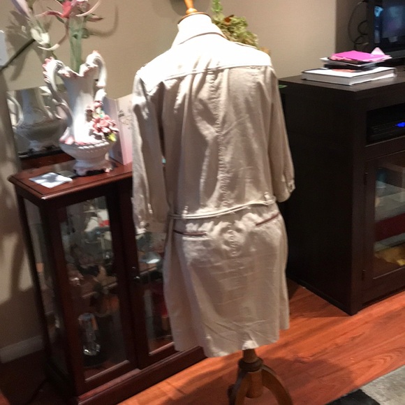 Dress - Picture 2 of 2